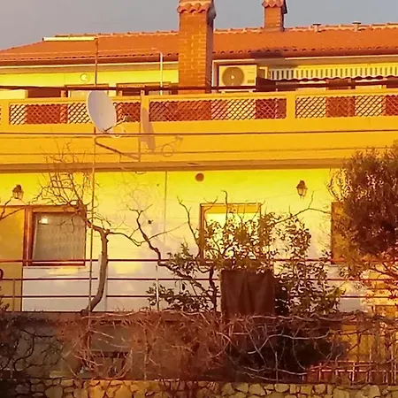 Krunic Apartment