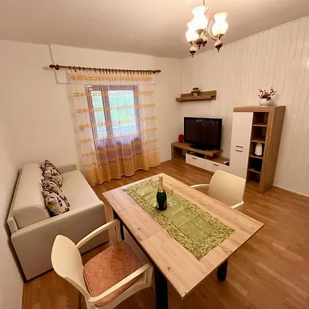 Krunic Apartment