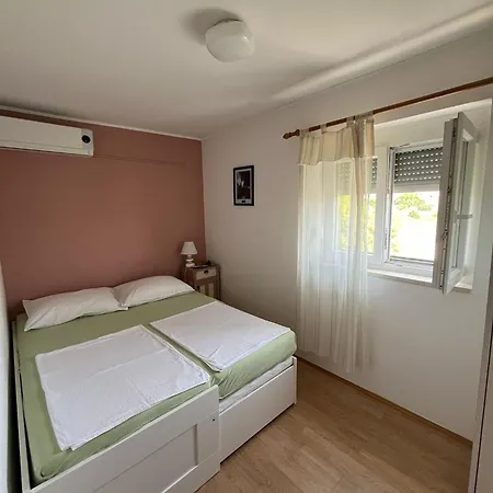 Krunic Apartment