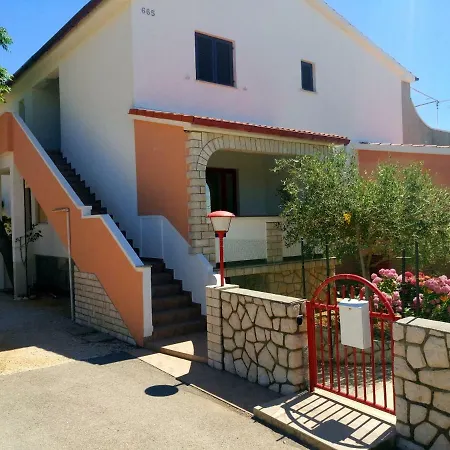 Krunic Apartment